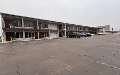 Days Inn by Wyndham Seymour