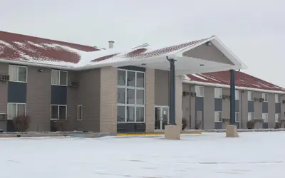 Alliance Hotel & Suites, a Howard Johnson by Wyndham