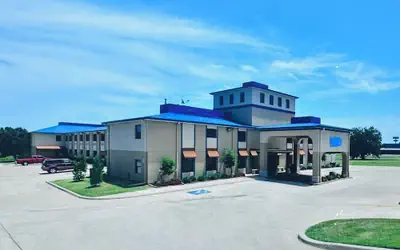 Baymont by Wyndham Ardmore I-35