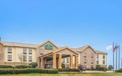 La Quinta Inn & Suites by Wyndham Denison - N. Lake Texoma