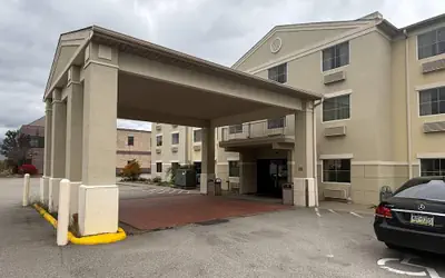 Wingate by Wyndham Pittsburgh/West Mifflin
