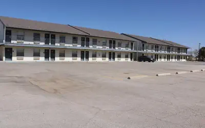 Super 8 by Wyndham Hobbs