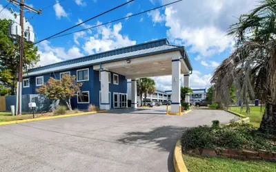 Americas Best Value Inn Gonzales