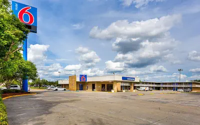 Motel 6 Baton Rouge, LA - Southeast
