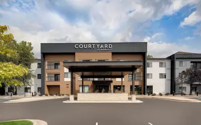 Courtyard by Marriott Grand Rapids Airport