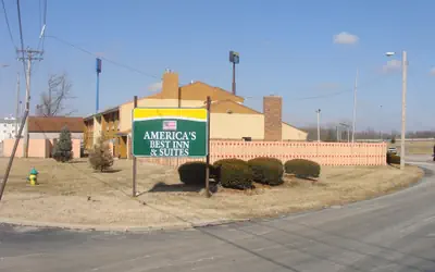 Days Inn & Suites by Wyndham Caseyville