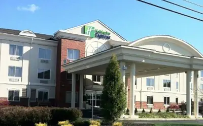 Holiday Inn Express and Suites Vineland Millville by IHG