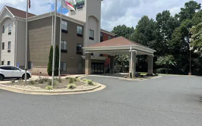 Holiday Inn Express & Suites Albermarle by IHG