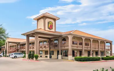 Super 8 by Wyndham Grand Prairie Southwest