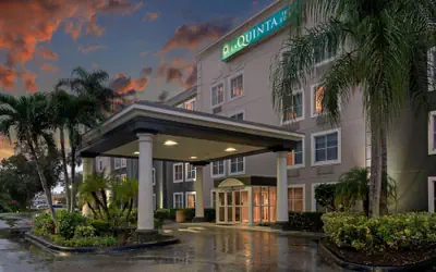 La Quinta Inn & Suites by Wyndham Naples East (I-75)