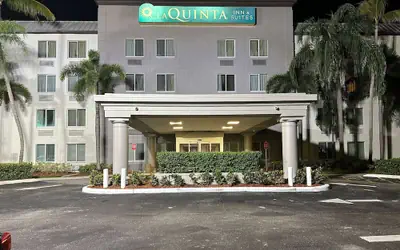 La Quinta Inn & Suites by Wyndham Sawgrass