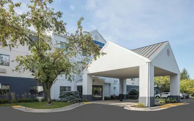 Fairfield Inn & Suites by Marriott® Grand Rapids Airport