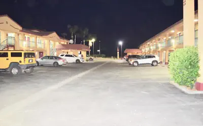 Super 8 by Wyndham Visalia