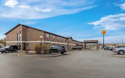 Super 8 by Wyndham Farmington