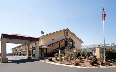 Super 8 by Wyndham Cleveland