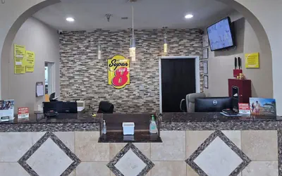 Super 8 by Wyndham Kansas City