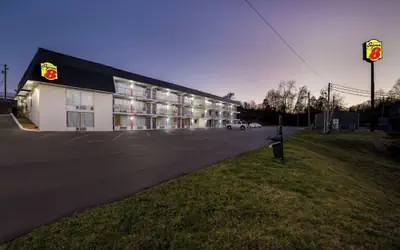 Super 8 by Wyndham Kingsport /I-81