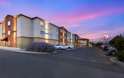 Best Western Plus The Four Corners Inn