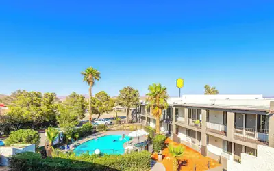 Townhouse Barstow On Historic Route 66 CA  I 15