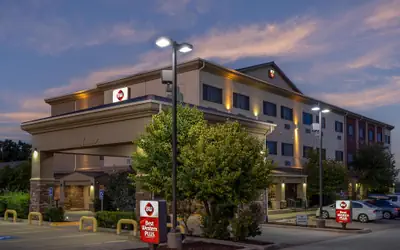 Best Western Plus Shamrock Inn & Suites