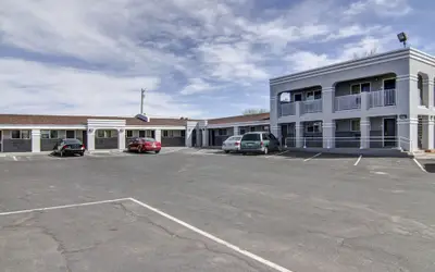 Econo Lodge Inn & Suites Santa Rosa