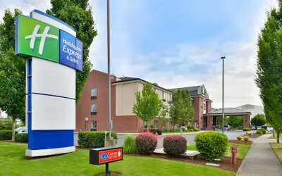 Holiday Inn Express & Suites Albany by IHG