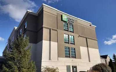 Holiday Inn Express & Suites Indianapolis Northwest by IHG