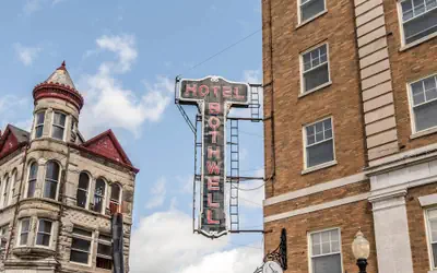 Hotel Bothwell Sedalia Central District, an Ascend Collection Hotel