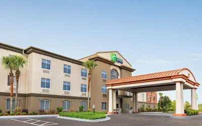 Holiday Inn Express & Suites Live Oak by IHG