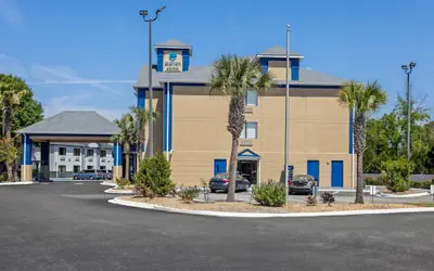 Clarion Pointe Jesup