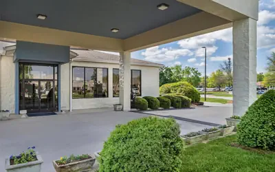 Best Western Inn & Suites - Monroe