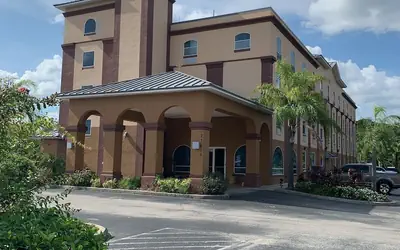 Econo Lodge Wesley Chapel I-75