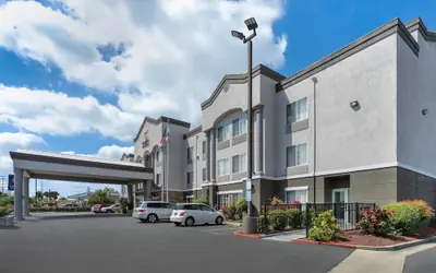 Comfort Inn & Suites Sacramento - University Area