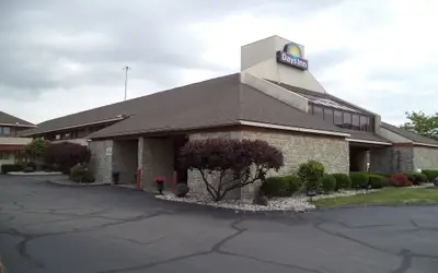 Days Inn by Wyndham Maumee/Toledo