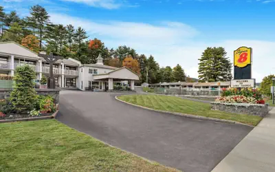 Super 8 by Wyndham Lake George/Downtown