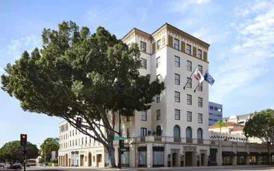 Pasadena Hotel & Pool