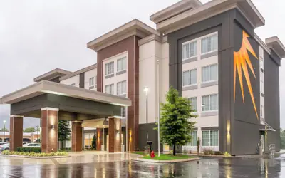 La Quinta Inn & Suites by Wyndham Chattanooga - Lookout Mtn
