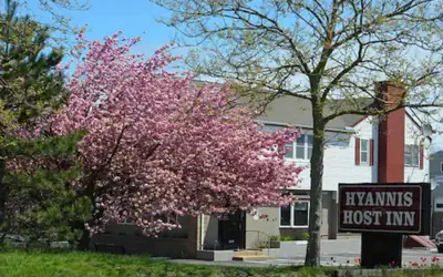Hyannis Host Inn