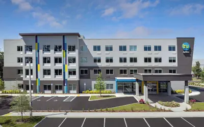 Tru by Hilton Jacksonville West I 295