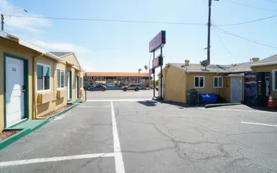 SIGNAL HILL MOTEL