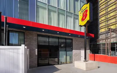 Super 8 By Wyndham Bronx Near Stadium