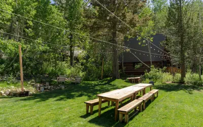 Desolation Hotel Hope Valley