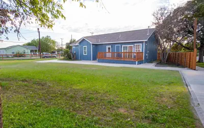 Downtown Dream Home Spacious 4br/2ba Sleeps 12!