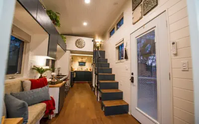 Montana Escape Tiny House in Waco 12 min to Magnolia and Baylor