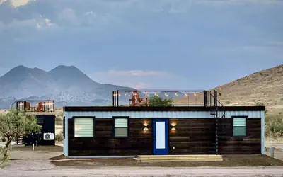 New Longhorn Stunning Container Home-in Alpine