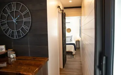 New Moonlight Ridge-shipping Container Home