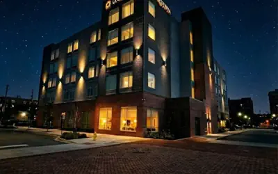 La Quinta Inn & Suites by Wyndham Chattanooga Downtown/South
