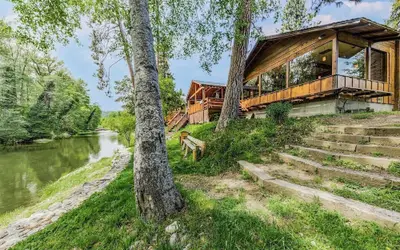 The Lindsay Lodge & Restaurant