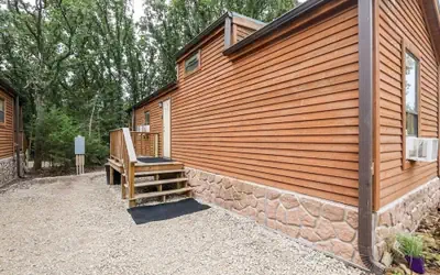 Cabin 9 ~ Toronto Lake: Fishing, Swimming & More! 1 Bedroom Cabin by RedAwning