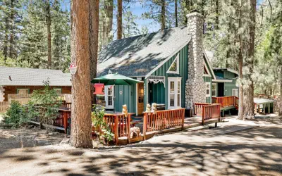 Twin Pines Lodge #2458